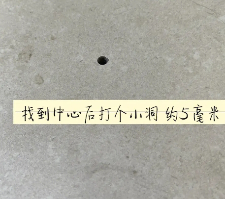 文昌瓷砖空鼓维修公司专业解答在瓷砖铺贴过程中，如果砂料搅拌不均匀，将会带来以下问题