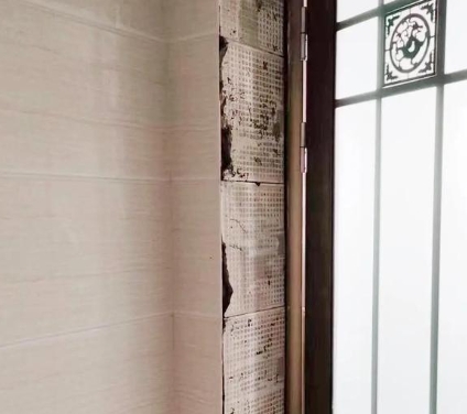 文昌瓷砖空鼓免砸砖维修公司分享吸水砖泡水时间不够或过长都会对瓷砖铺贴效果产生影响